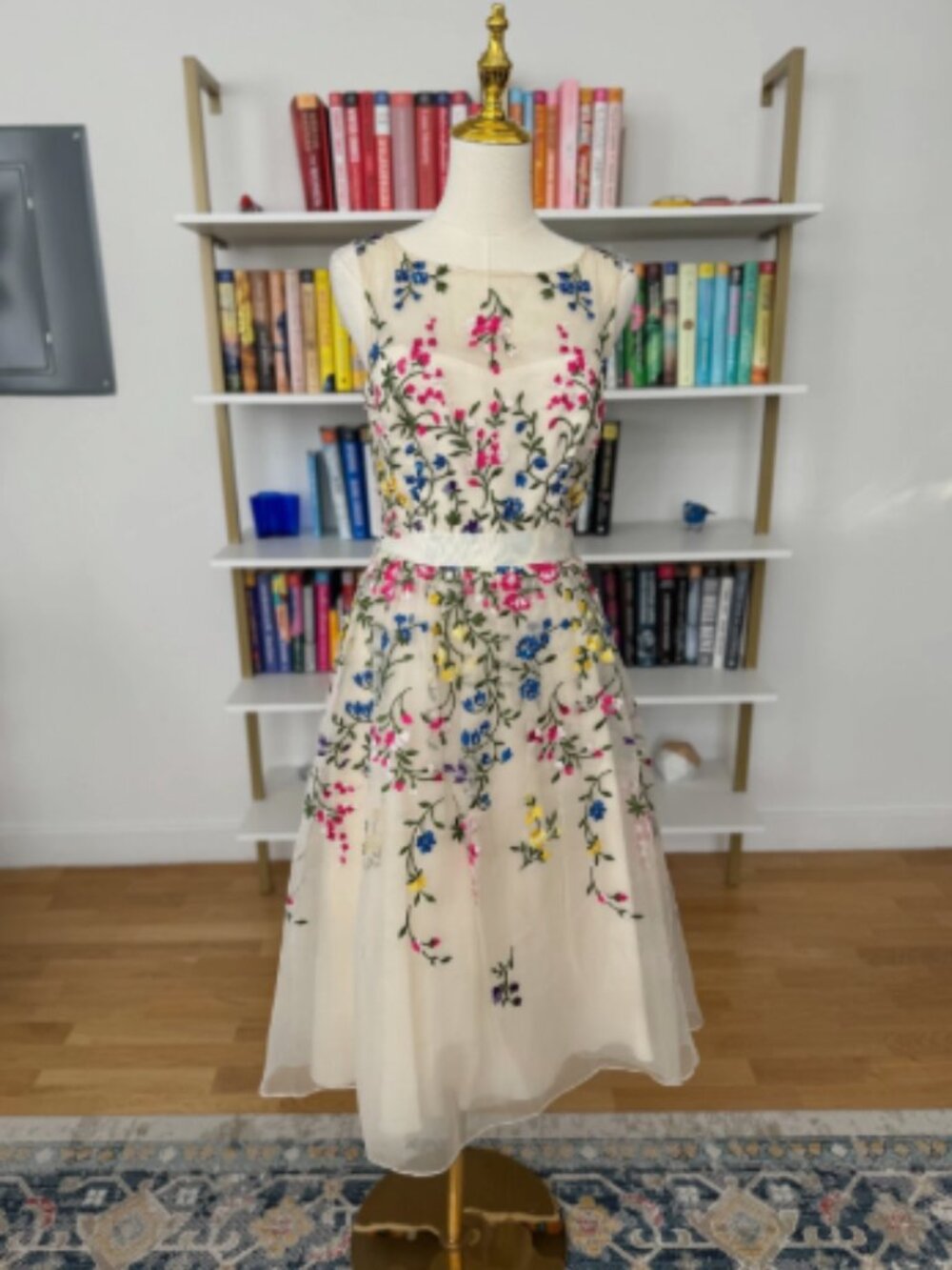 Theia Sleeveless Cream Cocktail/Party Dress, Beaded, GUC Size 4, **FLAWS READ